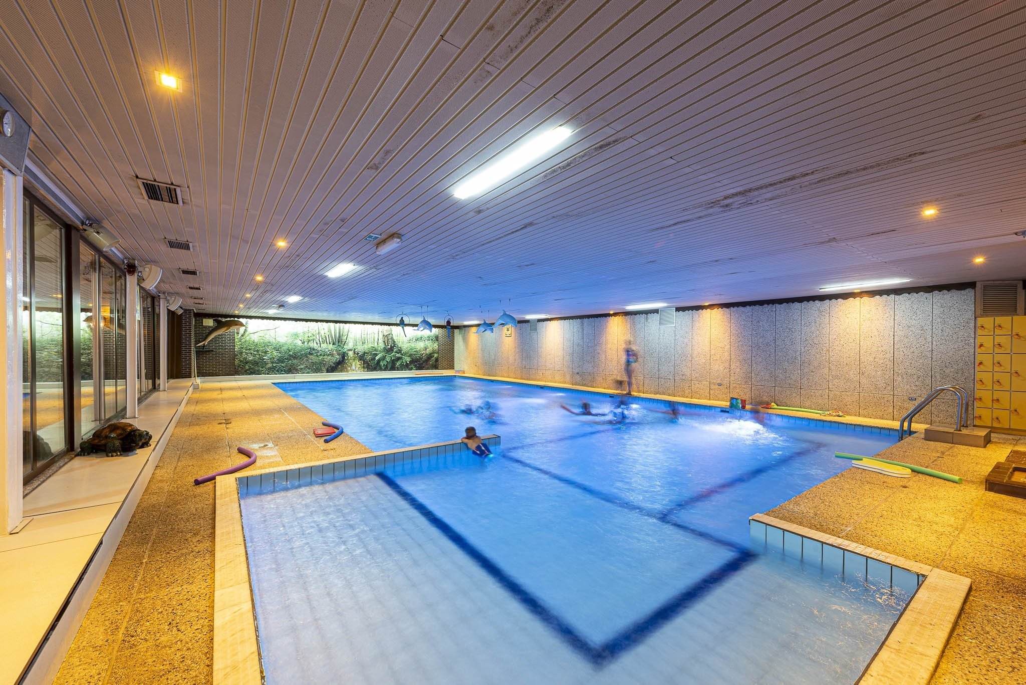 Piscine intérieure